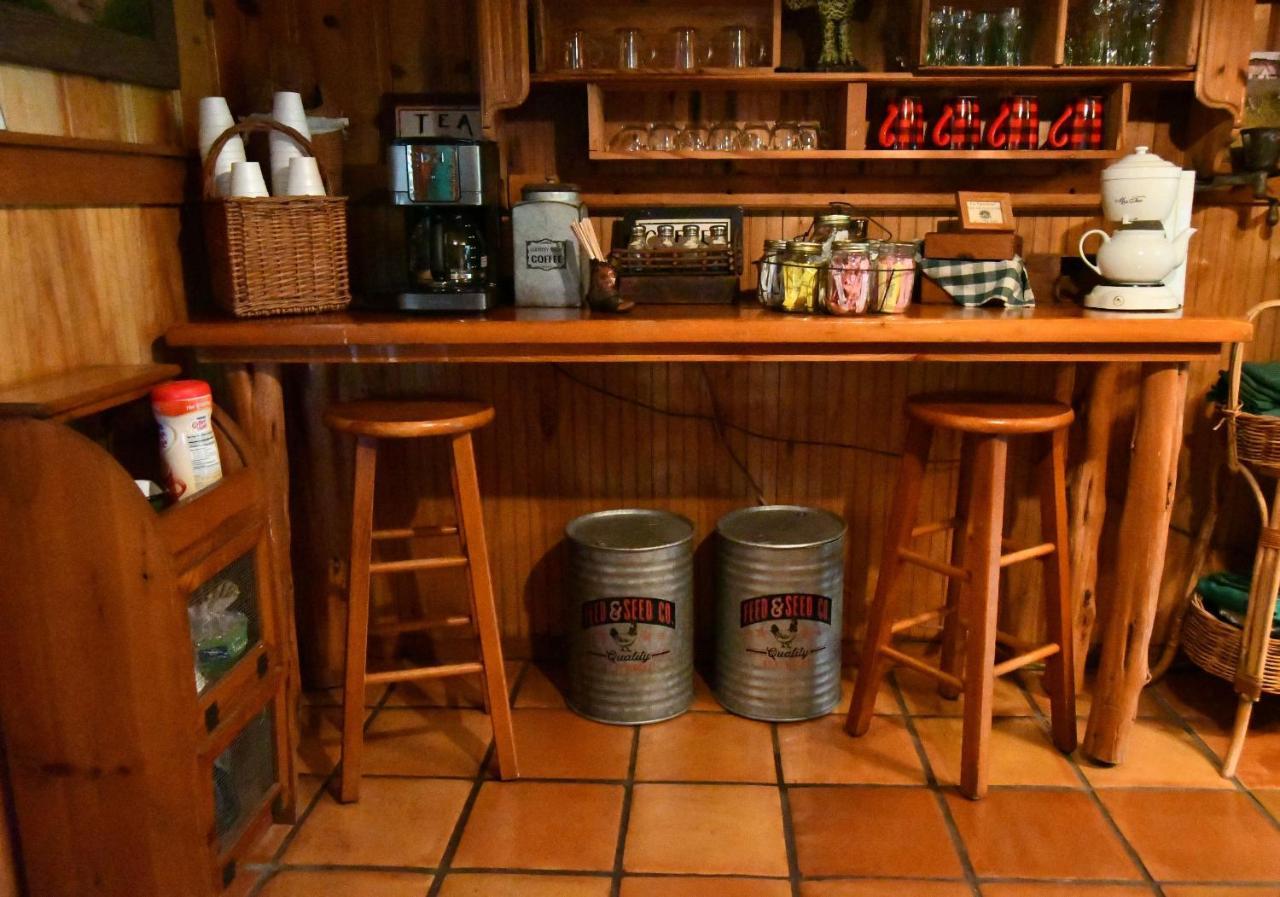 Country Woods Inn Glen Rose Exteriör bild