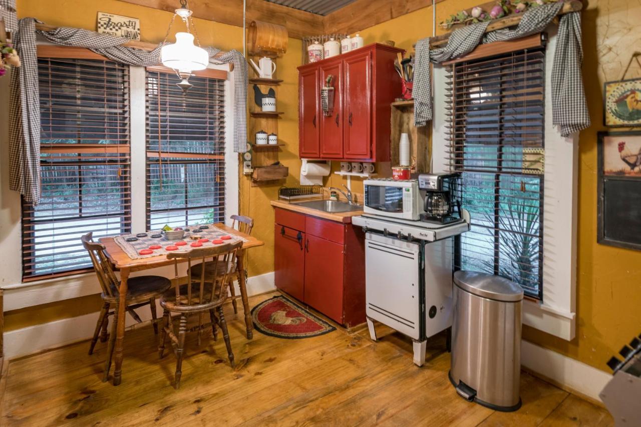 Country Woods Inn Glen Rose Exteriör bild