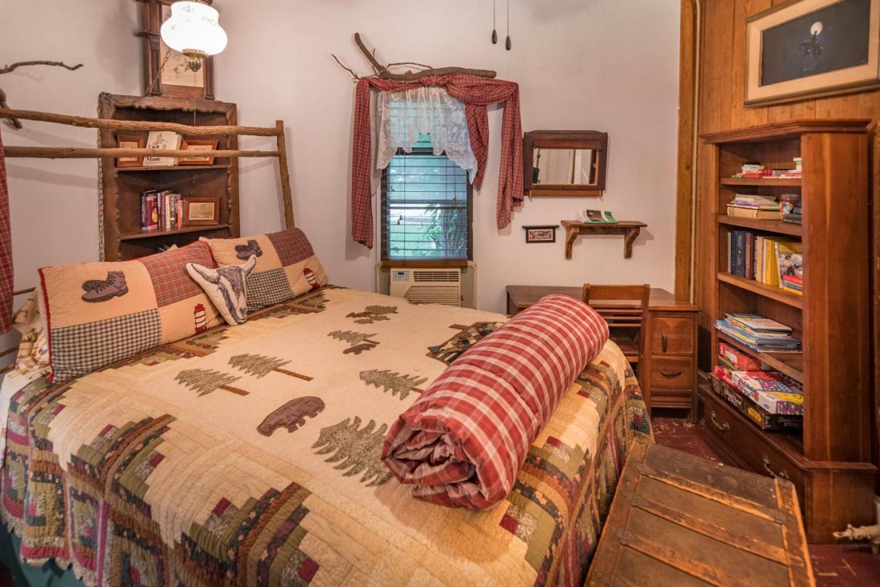 Country Woods Inn Glen Rose Exteriör bild