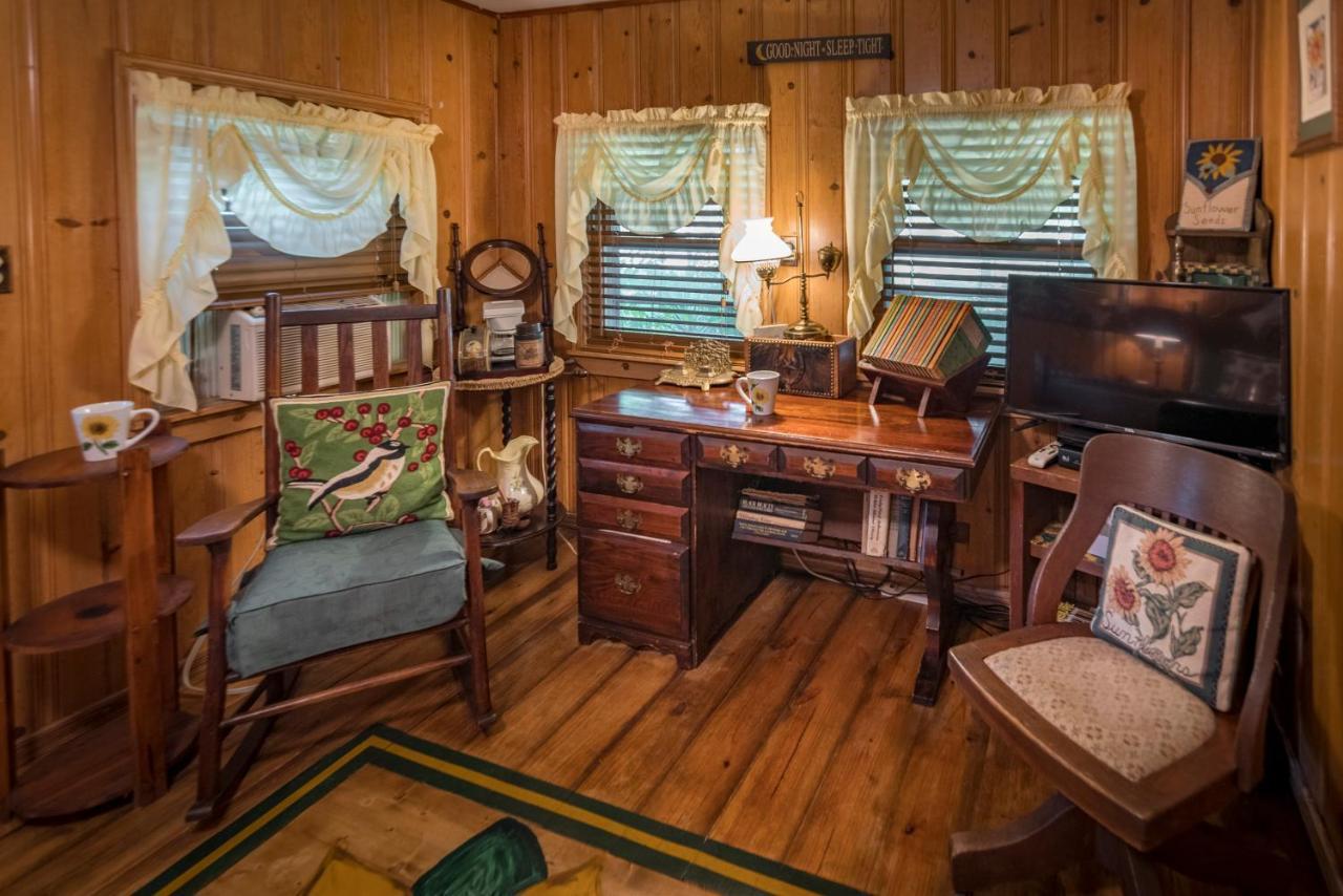 Country Woods Inn Glen Rose Exteriör bild